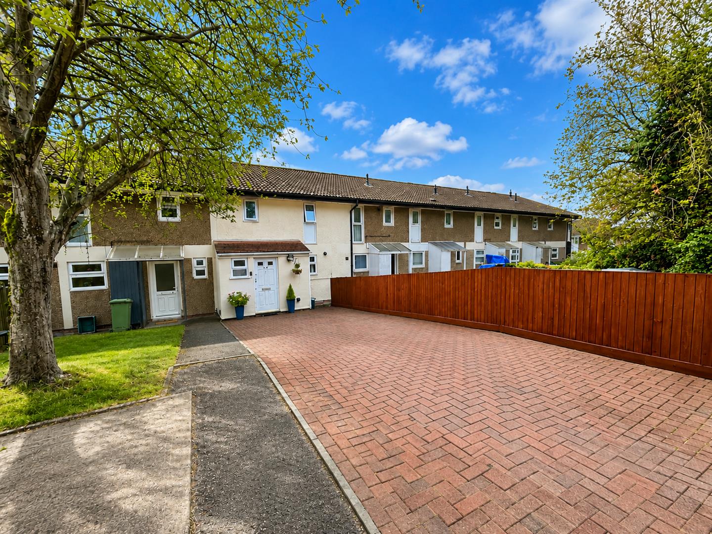 3 bed property in Scatterill Close, Milton Keynes